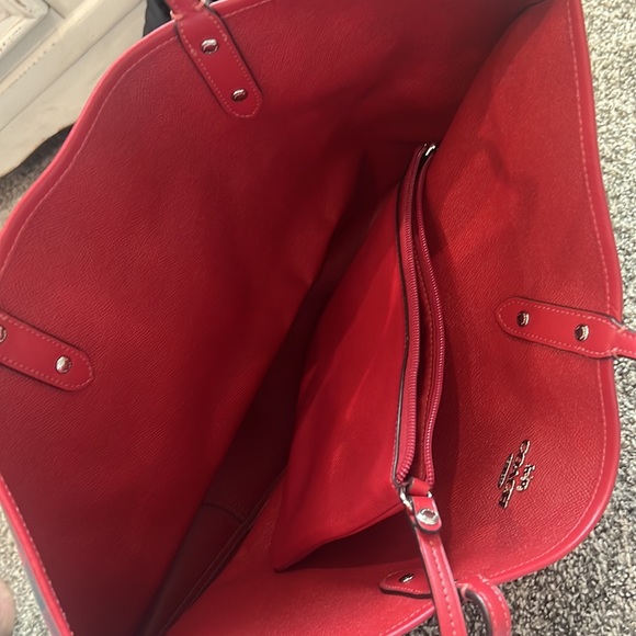 Coach bag with wristlet attached - Picture 3 of 5